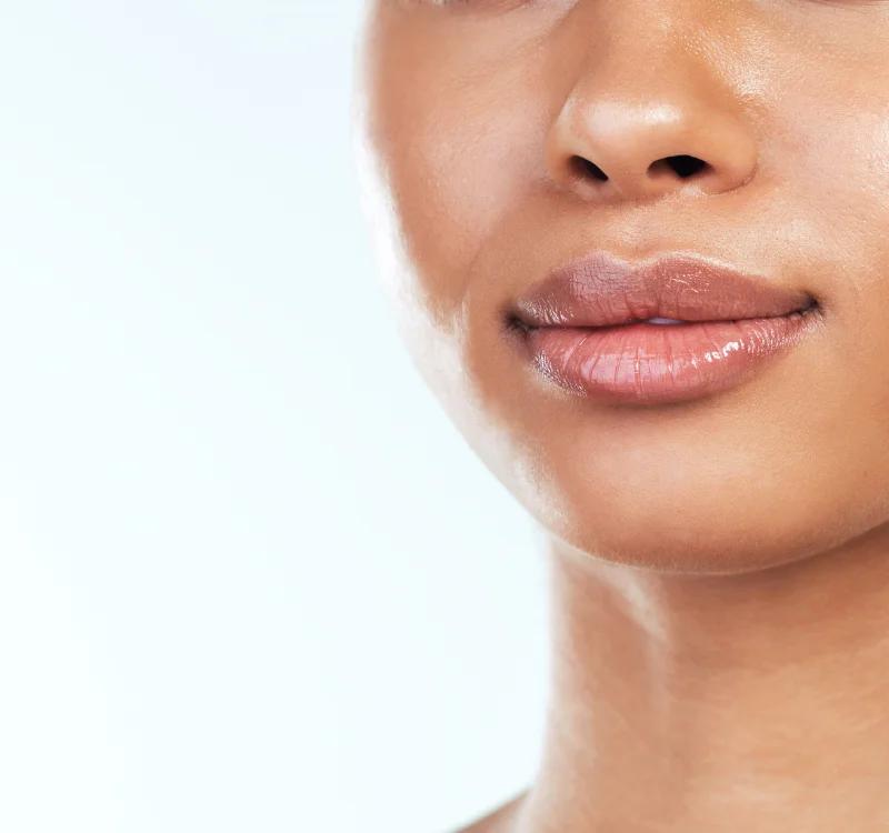 A Complete Guide for Oily Skin: Symptoms, Tips to Manage it, and Remedies